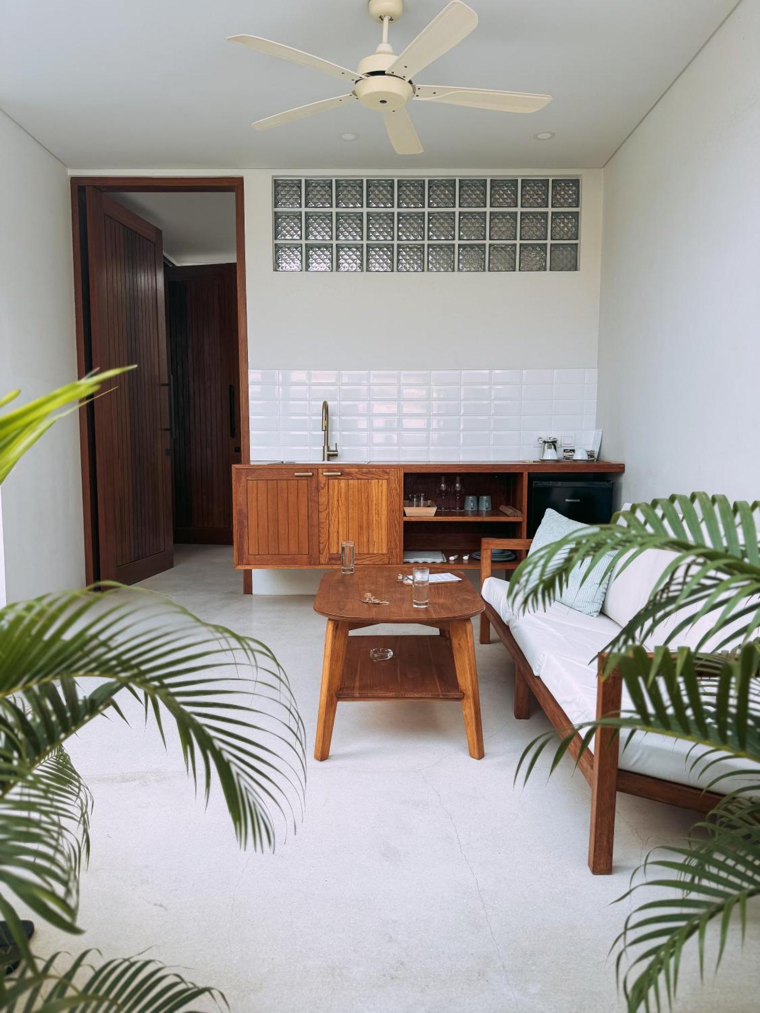 Neptune Studios Adults Only Gym And Recovery Access Kuta  Экстерьер фото